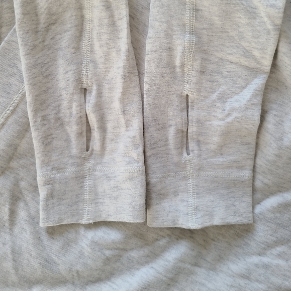 Lululemon Women's Iconic Wrap*Organic Cotton in Heathered White Size 4 - Picture 4 of 7